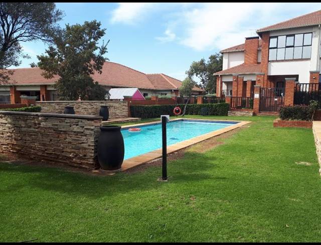 2 BEDROOM APARTMENT FOR SALE IN GREENSTONE HILL